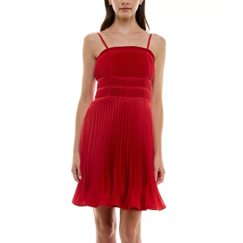 NWT Women's Taylor Strapless Sunburst Pleated Dress SZ 12 Red party - Picture 4 of 14